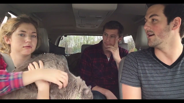 Doi frati isi conving sora ca a venit Apocalipsa