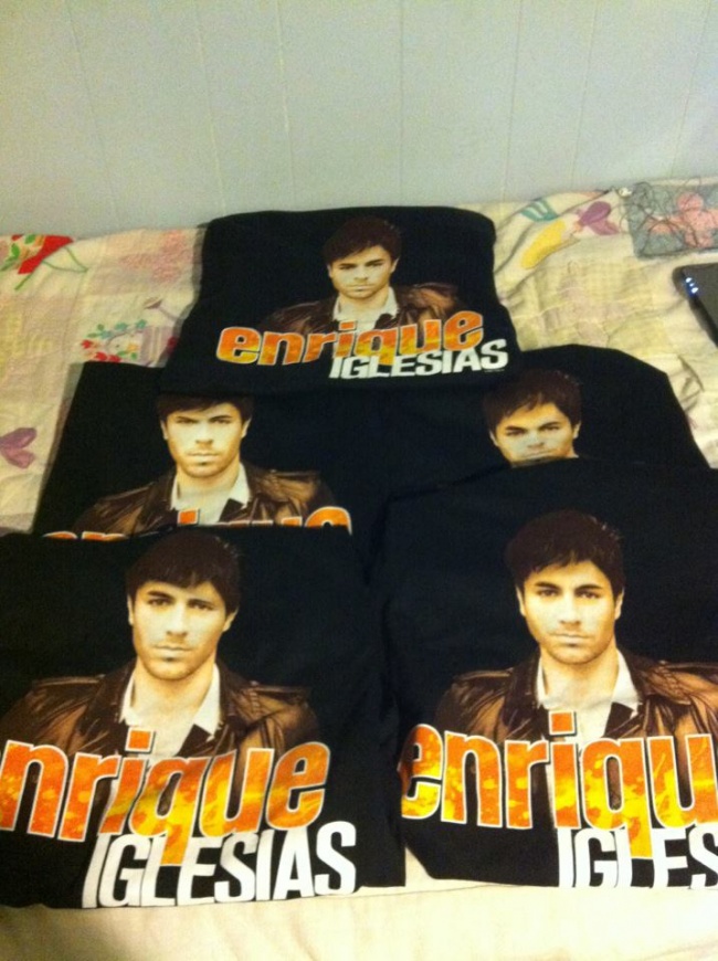 "I-am spus mamei sa imi ia cateva tricouri negre. Mi-a luat"