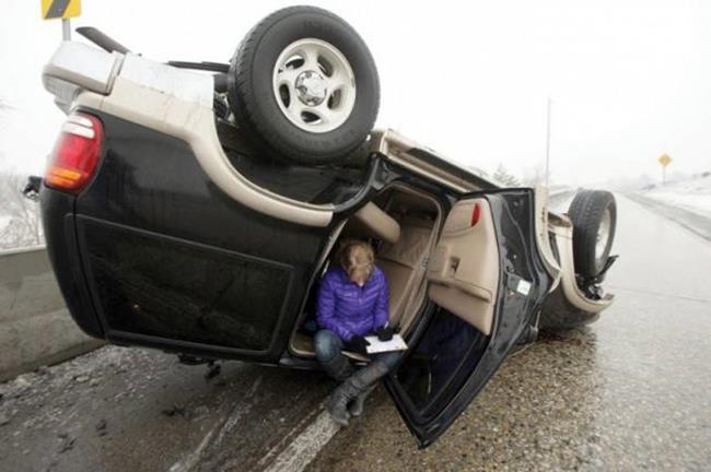 3. Uneori trebuie sa iti dai check-in si la accident