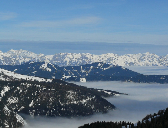 "Iarna este modul naturii de a spune &#39;Inalta-ti spiritul&#39;." (Robert Byrne)