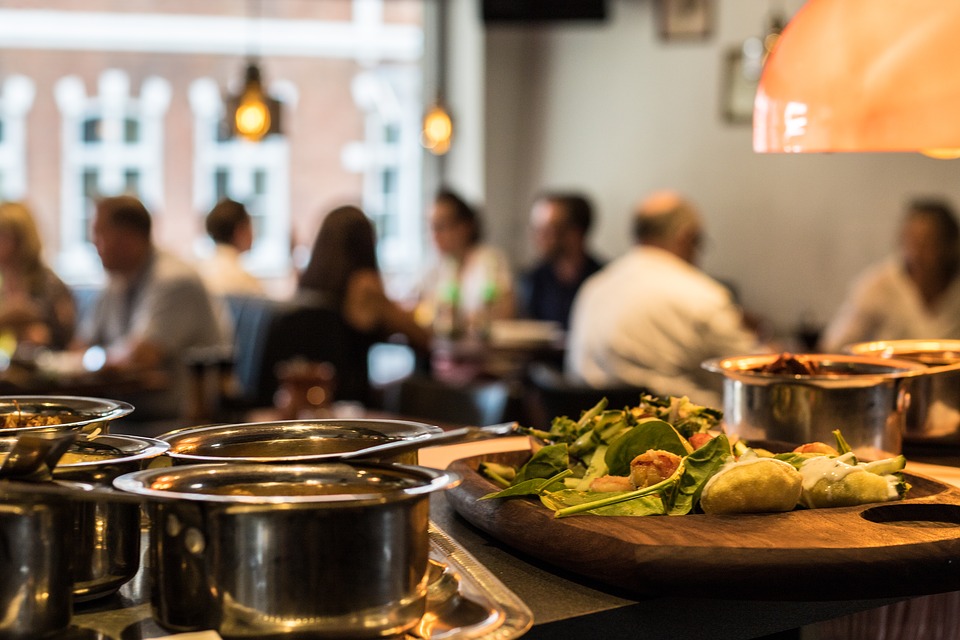 In India, este nepoliticos sa folosesti un servetel la masa