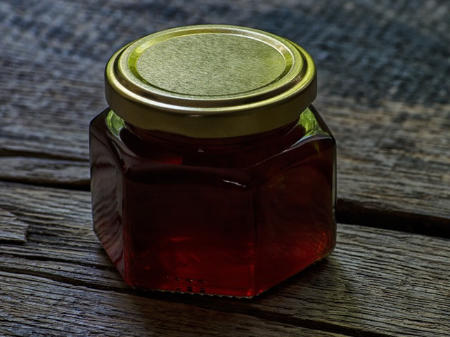 8 Mierea se pastreaza in borcane de sticla