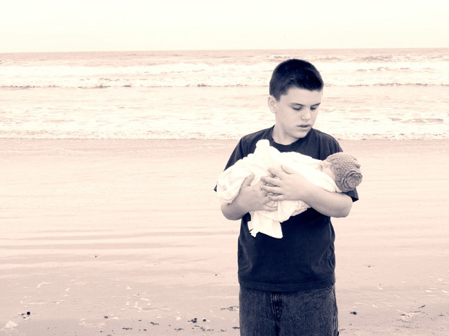 Fratii mai mari, mereu protectori