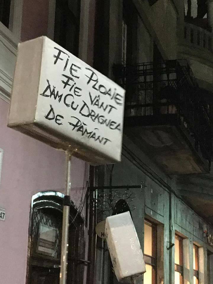 Mesaje din Piata Victoriei