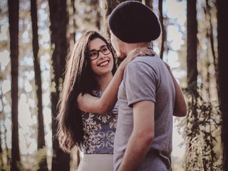 Si cei aflati in relatii ar trebui sa flirteze