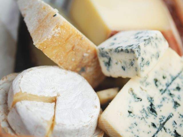 1. Branza, covrigeii si alunele