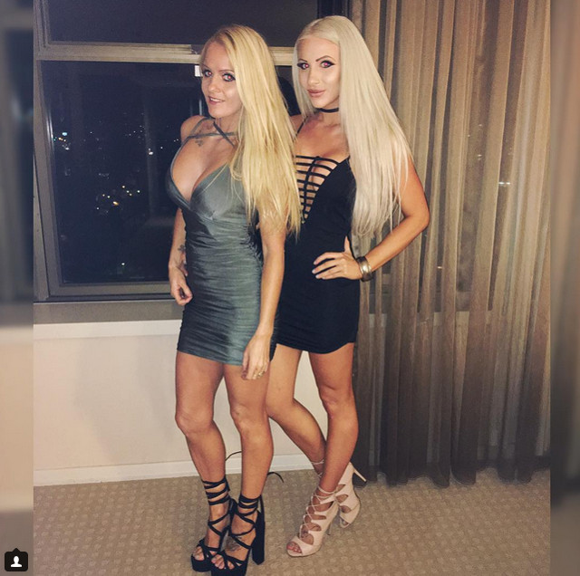 Jazmyne Wardell (21 de ani), impreuna cu mama ei,  Natalie, 45 de ani (in dreapta)