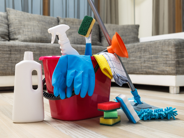 Ustensilele de... curatat