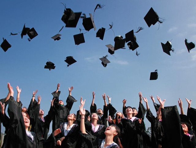 Paradoxul absolventilor