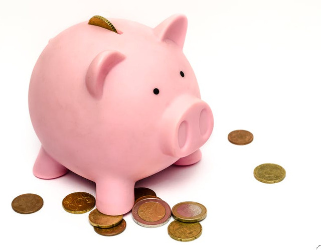 Sa cheltuiesti banii pe "nimicuri"