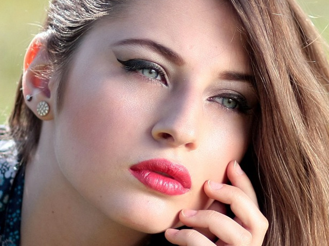 Scapa de ochii umflati si de ridurile fine de expresie de la ochi