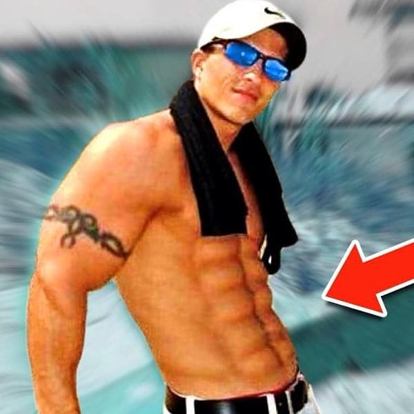 A mai vazut cinevaun abdomen cu... 10 pachete de muschi?