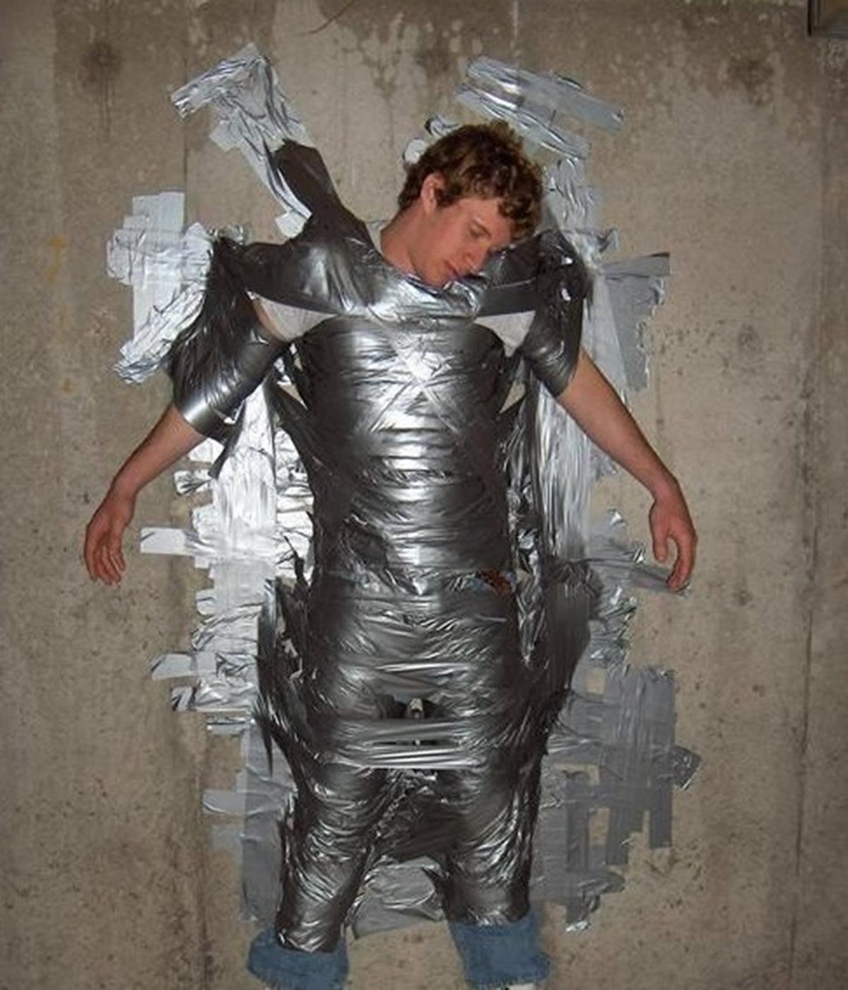 10 persoane care regreta ca au adormit la petreceri