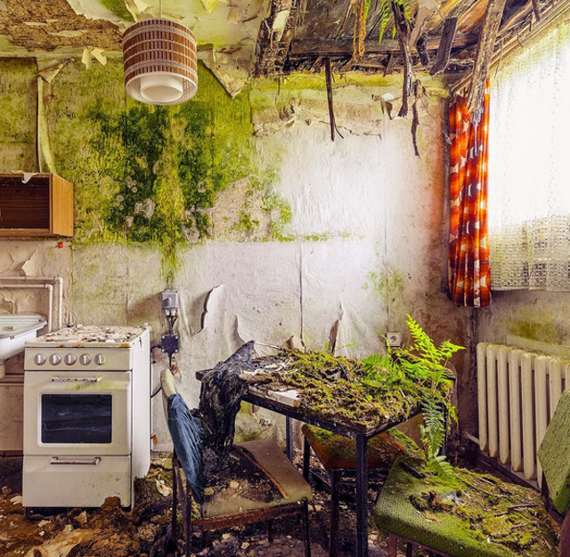 Camera de hotel abandonata