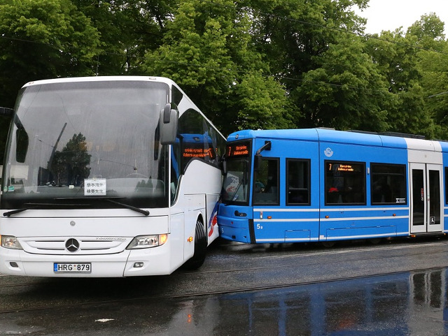 Dupa asa un accident, cu siguranta traficul va fi blocat si mai multi oameni vor fi afectati