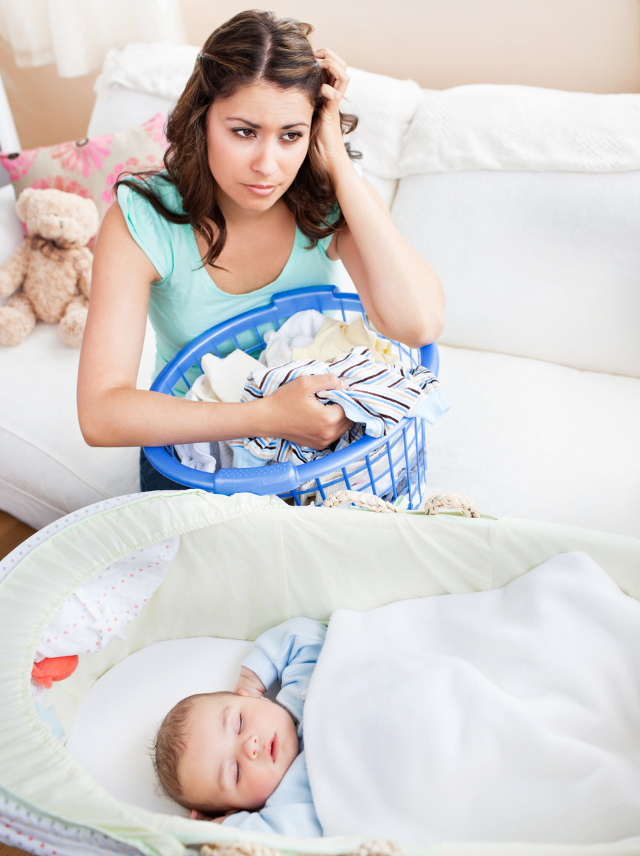 Te schimbi de multe ori pe zi, iar cele mai multe haine pe le ai au diverse pete pe ele.