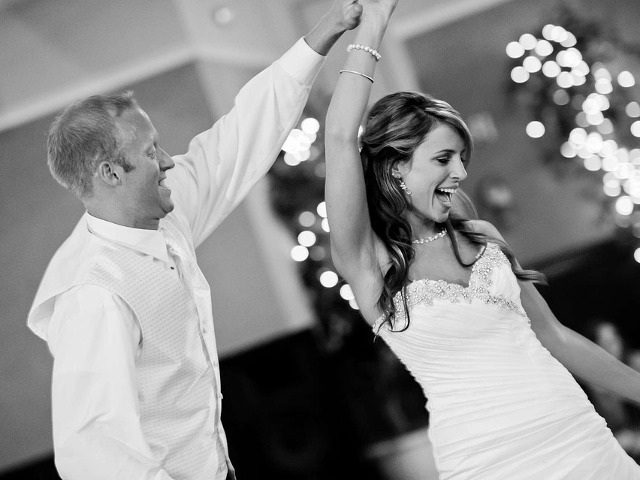 Dansul cu picioarele pe pamant