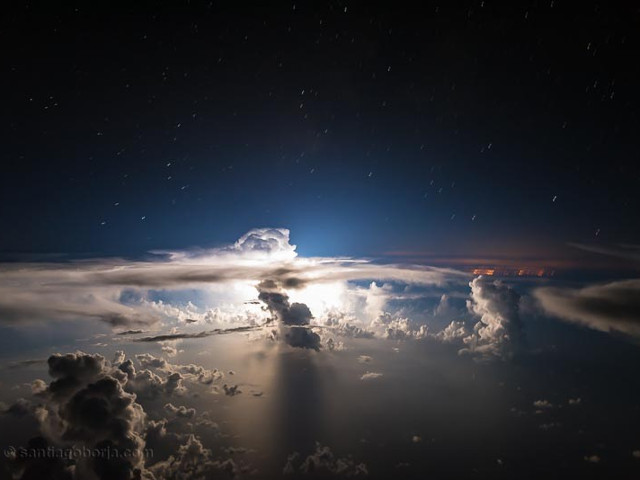 Noapte spectaculoasa peste Oceanul Atlantic