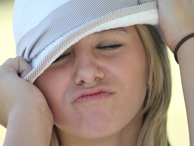 Testeaza diverse expresii faciale