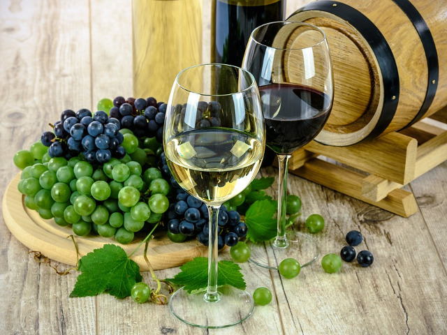 Foloseste struguri congelati pentru a raci vinul. In felul acesta, nu il vei dilua