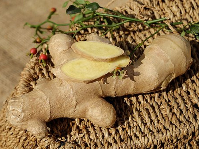 Ghimbirul se curata mai usor cu lingura