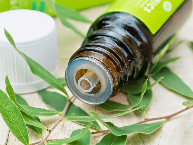 Ulei din arbore de ceai pentru acnee