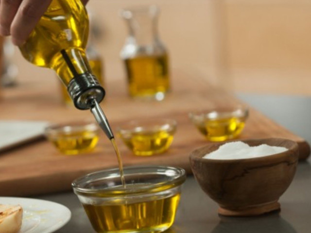 Ulei de masline pentru talpi fine