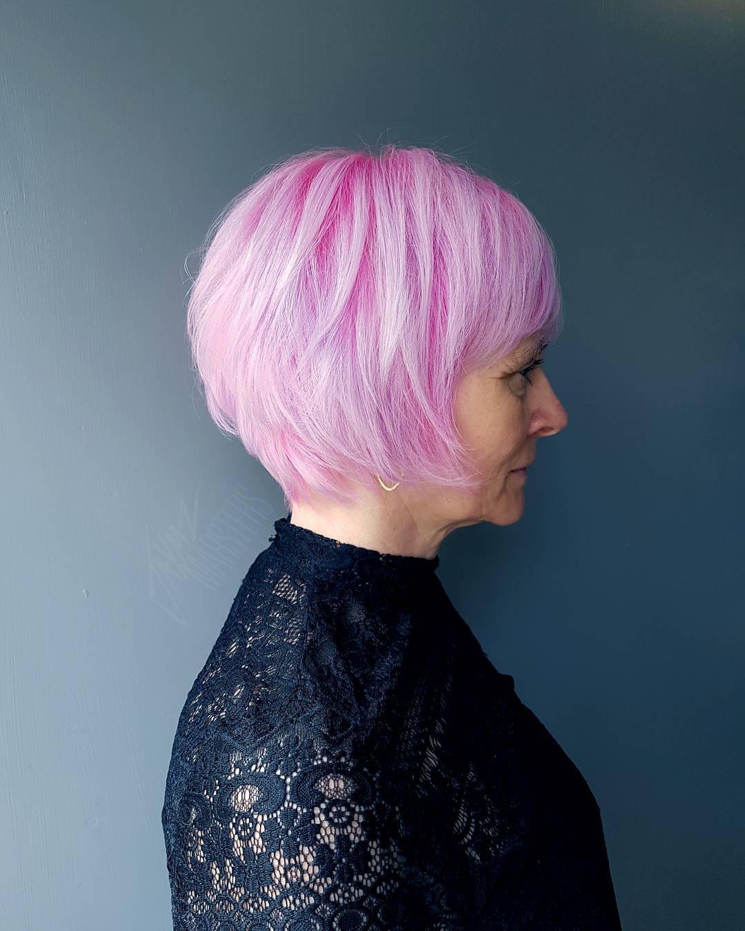 Bob scurt, intr-o culoare stridenta