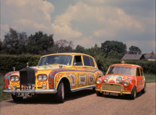 10. BMW detine marcile MINI Cooper si Rolls Royce