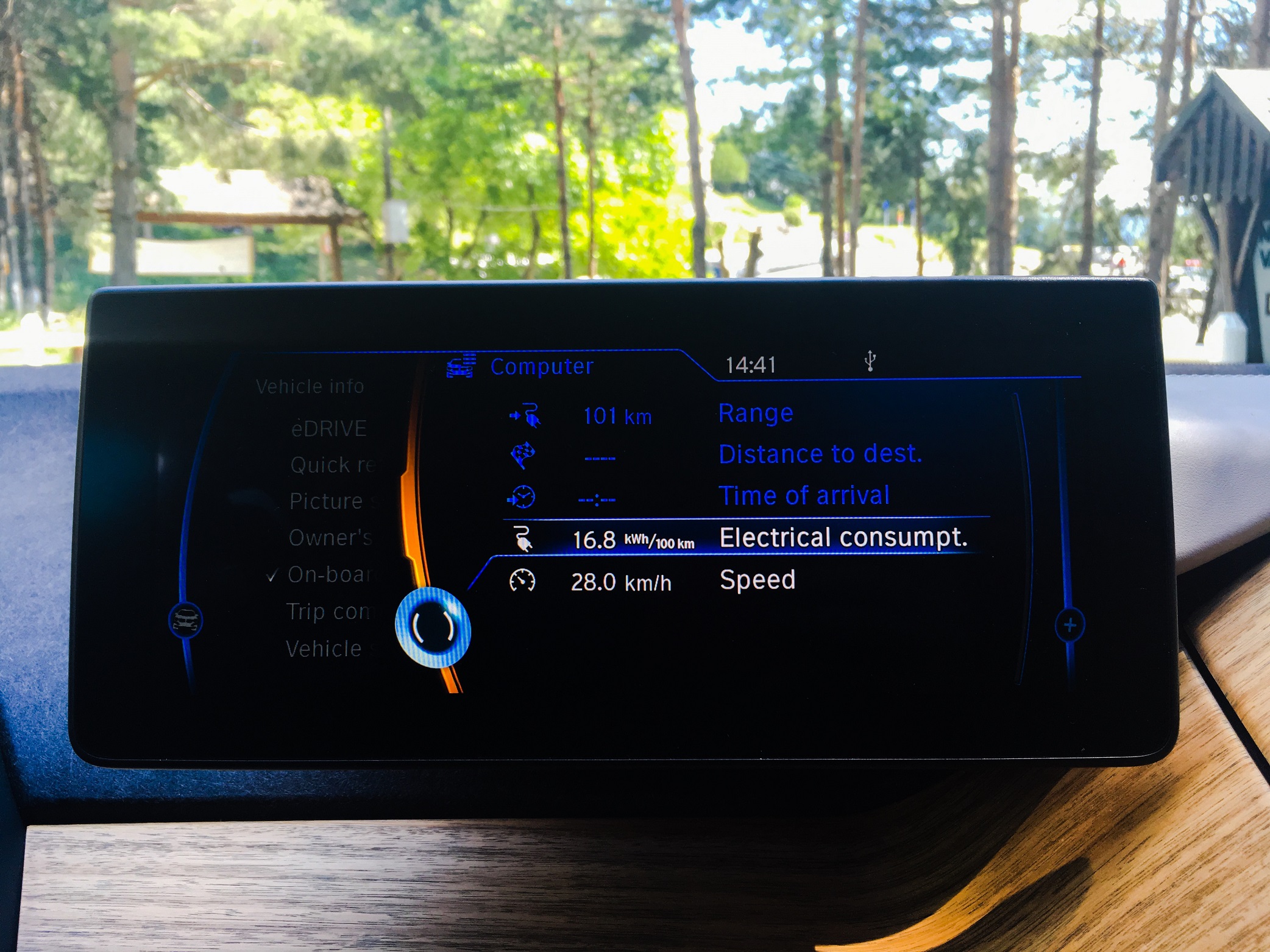 BMW i3 ne aduce viitorul in prezent