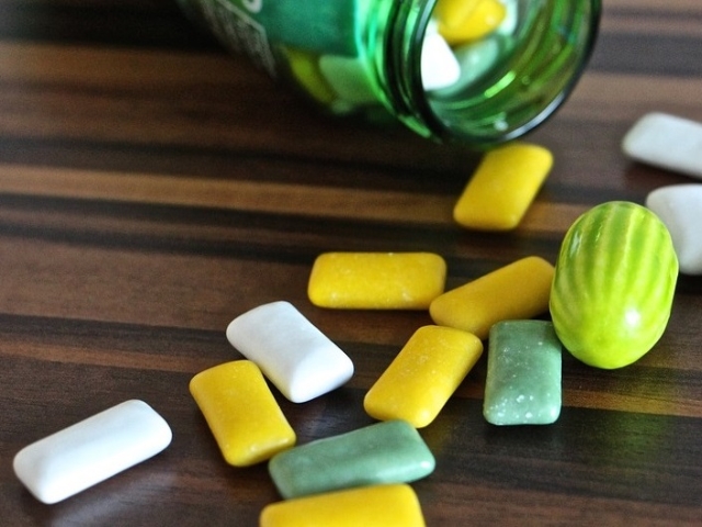 Bomboane si guma fara zahar