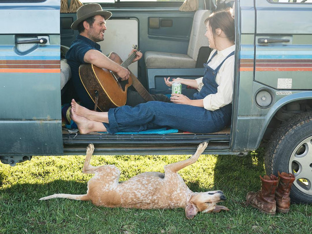 10+ fotografii cu Maddie, catelusa care doarme in cele mai haioase pozitii