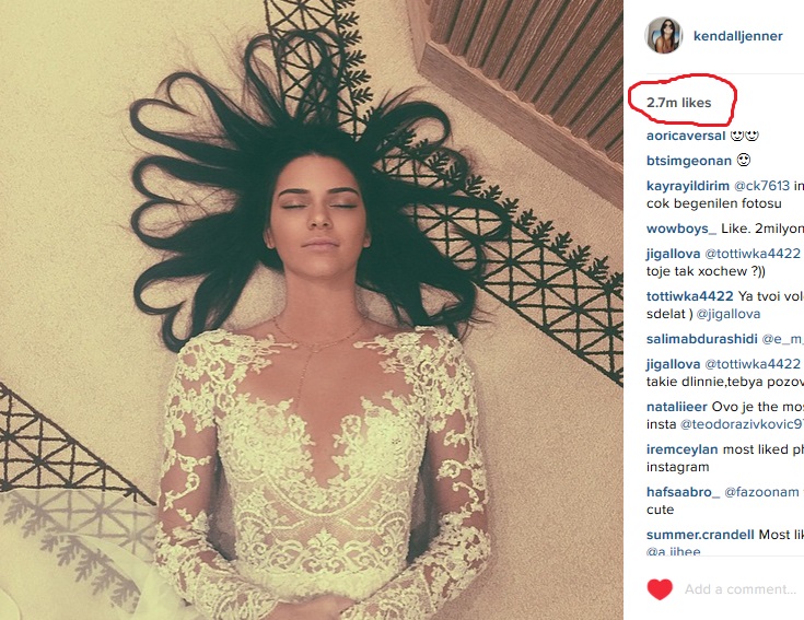 Kendall Jenner si parul ei aranjat in inimioare au primit 3,65 milioane de like-uri
