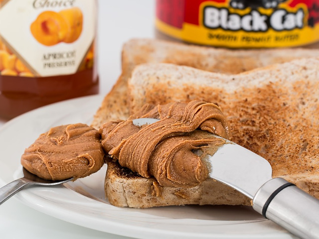 Arachibutyrophobia - Teama de lipire a untului de arahide de cerul gurii