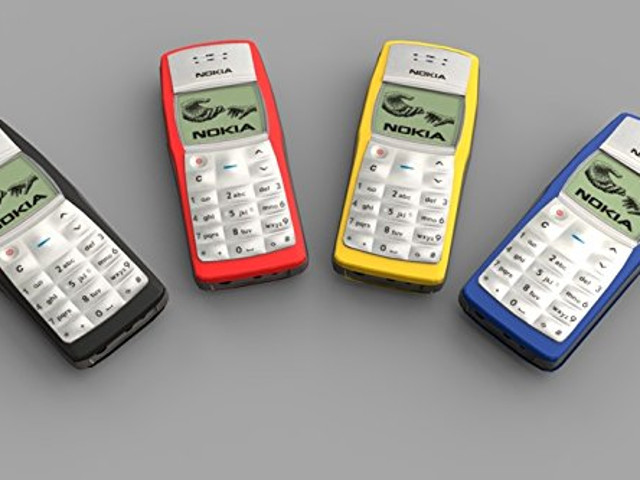 Vorbeai la telefon alb-negru, cu butoane