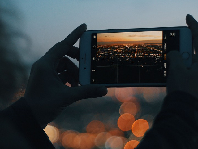 Traiai momentul, nu surprindeai orice detaliu cu telefonul mobil