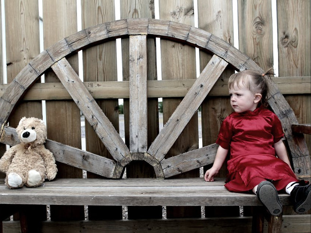 Stau suparati si nici nu se mai joaca pana cand nu se intorc parintii