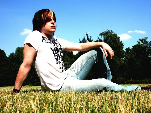 Nu mai incerca sa pari ceea ce nu esti