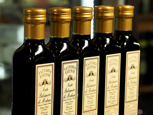 Foloseste otet pentru ca are proprietati antibacteriale si lupta impotriva agentilor patogeni