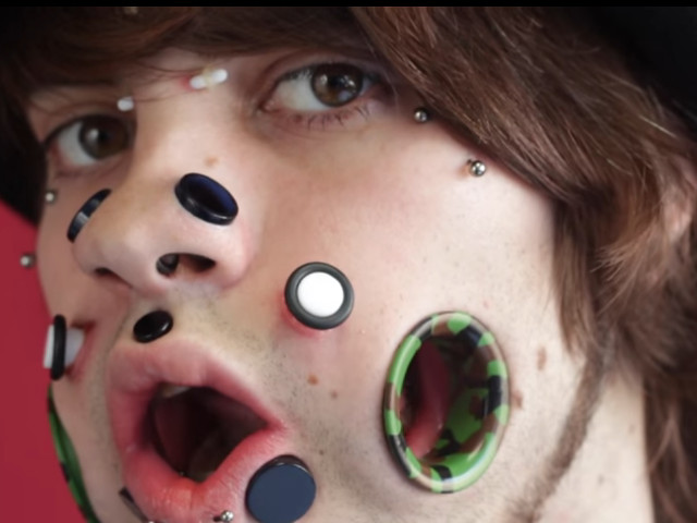 Joel Migger si-a facut cele mai multe gauri la nivelul fetei