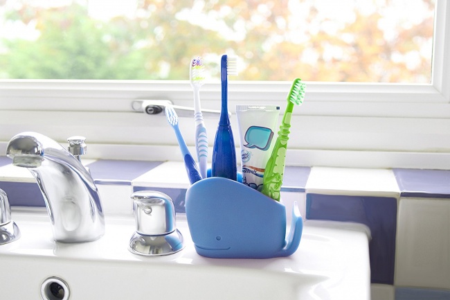 Suport de periute de dinti in forma de balena