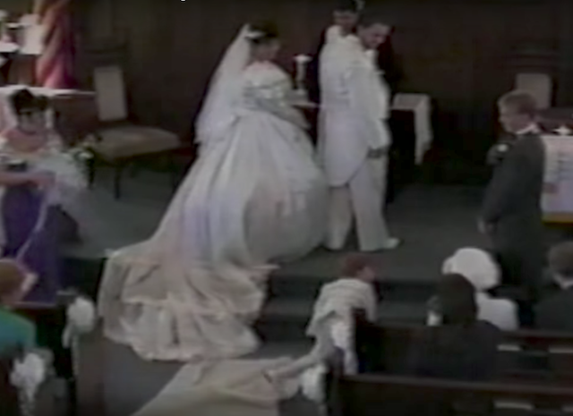 Cineva se plictiseste la nunta