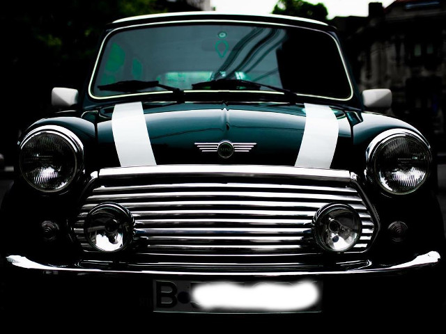 Masini cu personalitate din Bucuresti. 10 fotografii care iti vor insufla un aer istoric