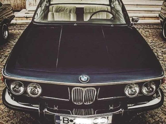 Masini cu personalitate din Bucuresti. 10 fotografii care iti vor insufla un aer istoric