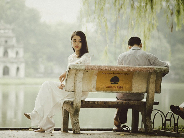 Nu inventa scuze daca vrei sa refuzi un baiat. Un simplu "nu, multumesc" este de ajuns