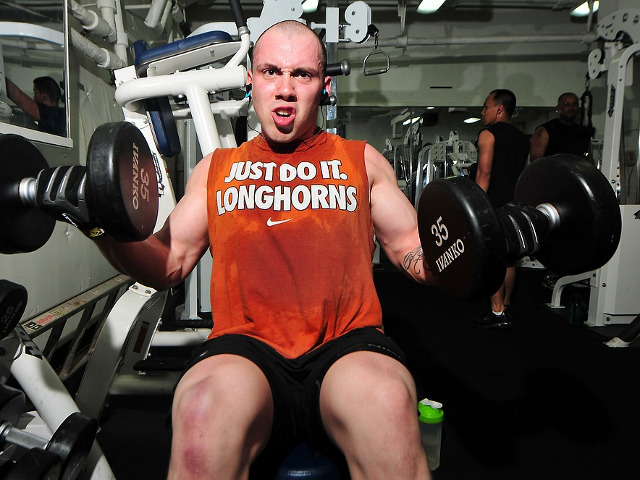 O persoana sanatoasa poate produce 15 litri de transpiratie intr-o singura zi