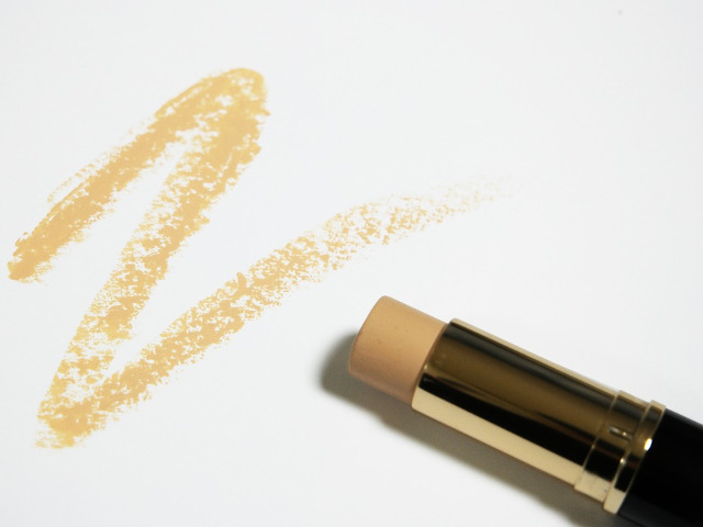 Nu amesteca o crema cu protectie solara cu un fond de ten cu SPF