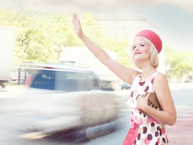 Incerci sa ramai binedispus/a, dar deja ai pierdut autobuzul, esti in intarziere si cauti un taxi