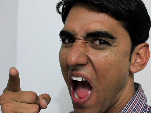 Nu arunca vorbe care dor