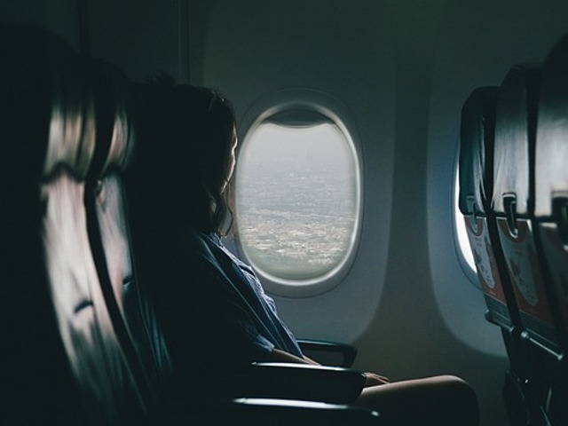 A plasat un dispozitiv care sa impiedice pasagerul din fata sa isi incline scaunul